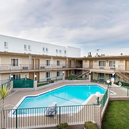 Americas Best Value Inn & Suites Anaheim Exteriér fotografie