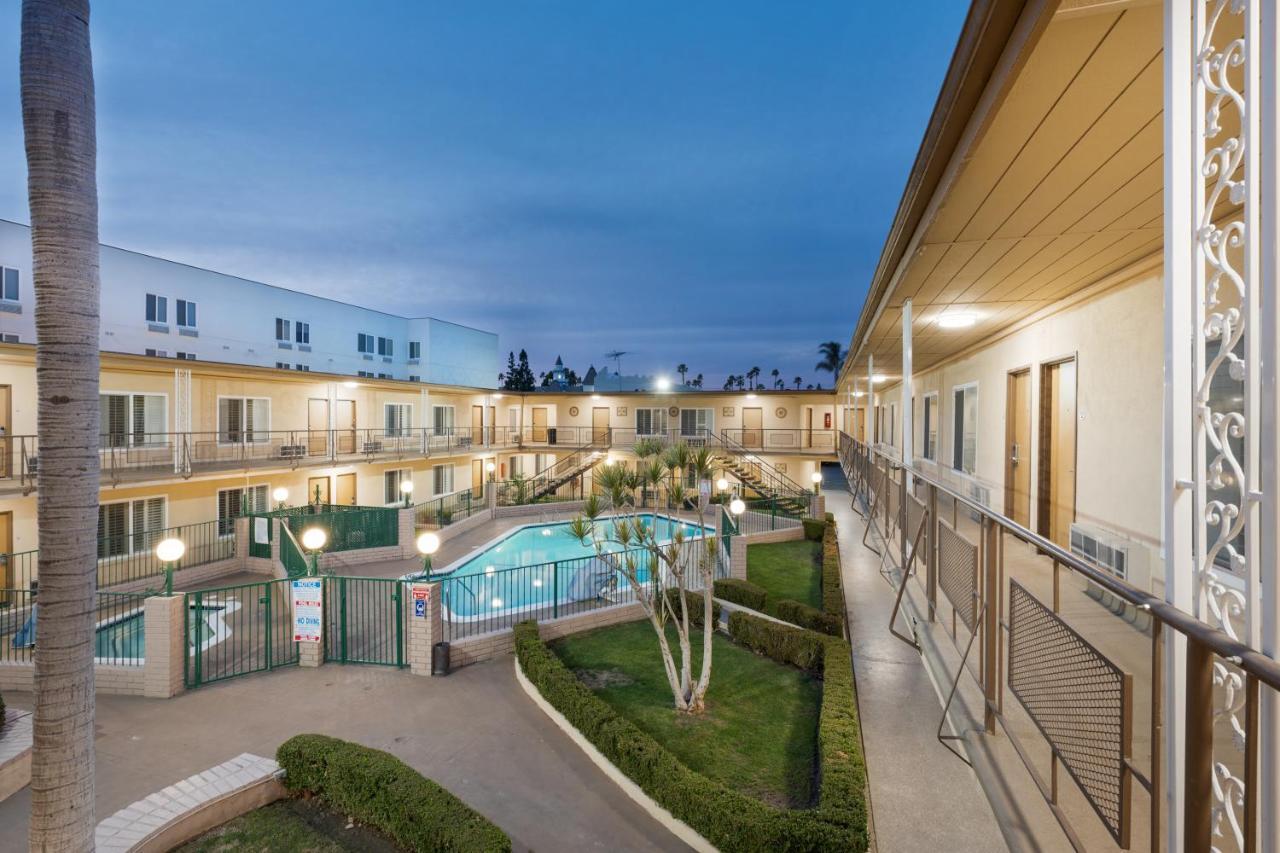 Americas Best Value Inn & Suites Anaheim Exteriér fotografie