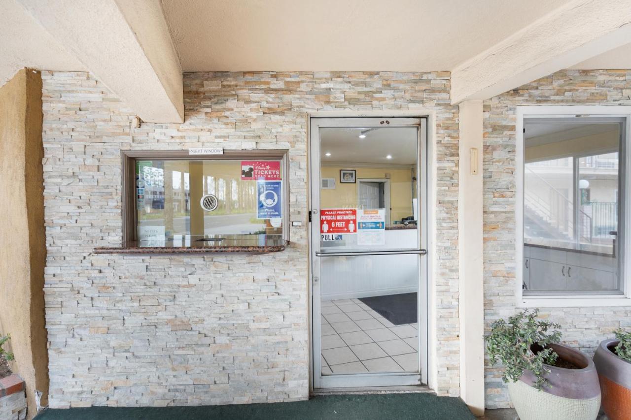 Americas Best Value Inn & Suites Anaheim Exteriér fotografie
